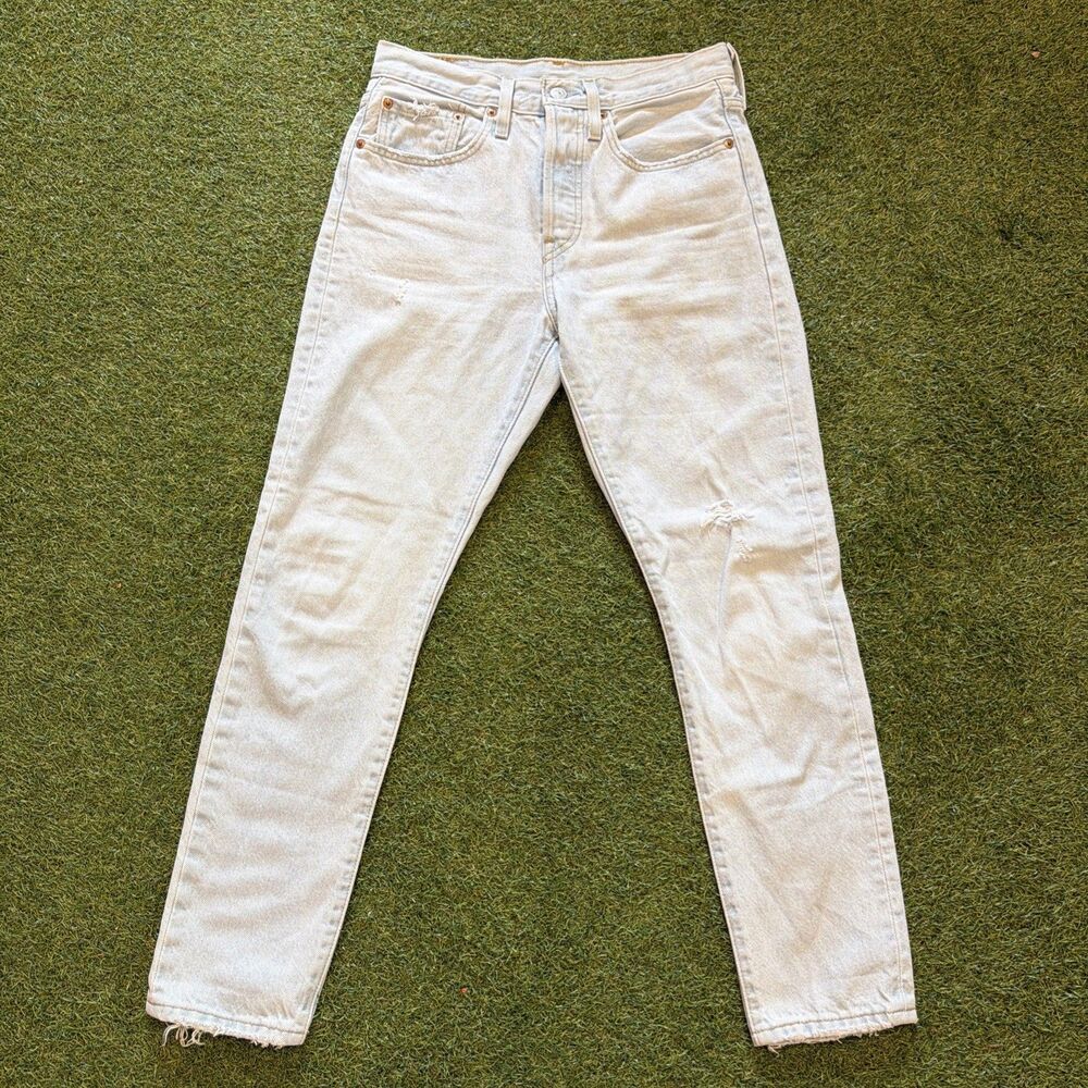 Levi’s Strauss & Co 501 Straight Leg Light Blue Distressed Jeans Women’s W29 L27